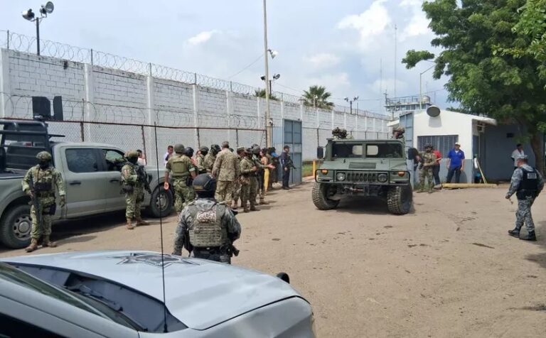 Autoridades investigan riña mortal en penal de El Castillo, México