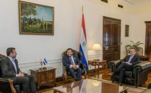El Salvador invita al vicepresidente de Paraguay a participar en la II Conferencia Internacional sobre Estado y Democracia