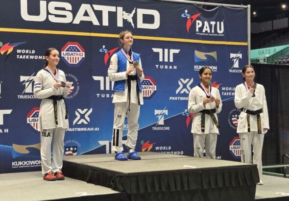 Taekwondista salvadoreña gana plata en competencia internacional celebrada en Estados Unidos