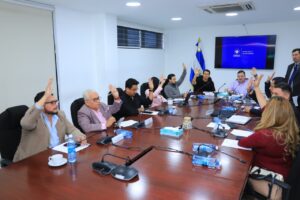 Comisión de Hacienda avala fondos para carreteras rurales y control de inundaciones