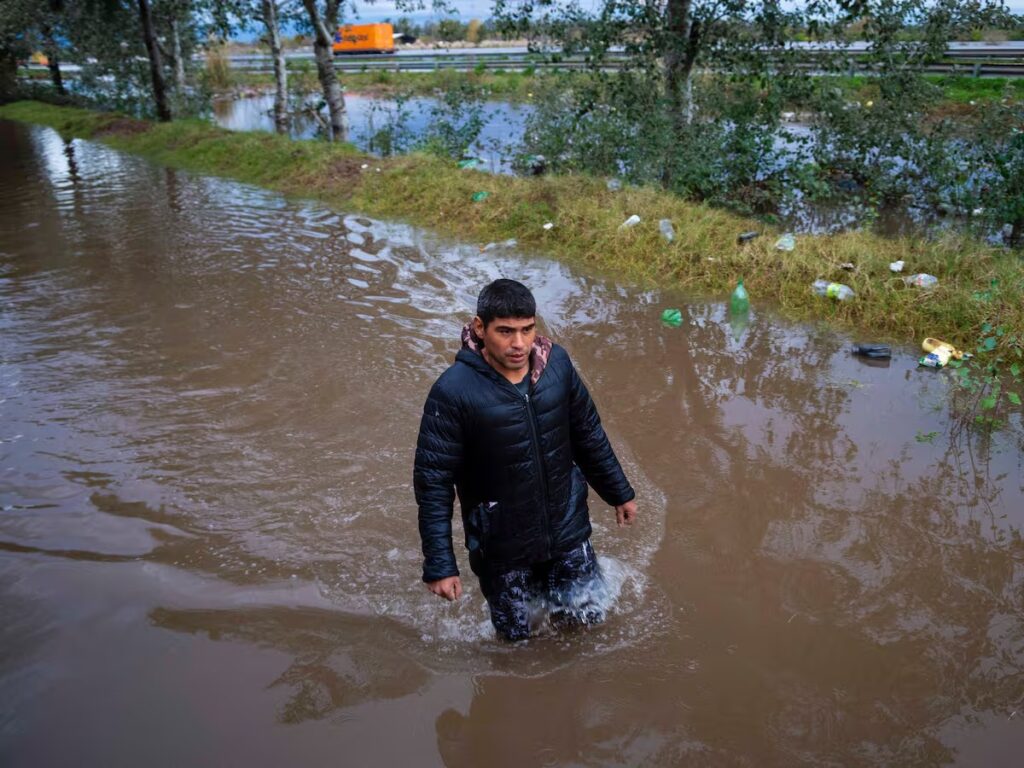 Inundaciones en Argentina obligan a miles de personas a evacuar en la región del Chaco